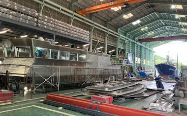 船の建造などをする、沖新船舶工業の工場(長崎県佐世保市)