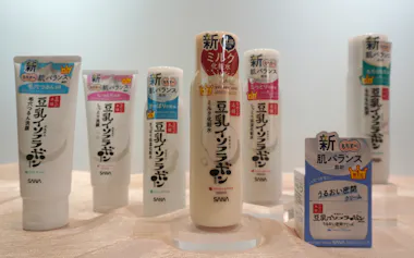 刷新・新発売される「なめらか本舗」の商品(22日、東京都港区)