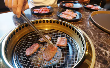 焼肉店は原料高で苦境が続く(都内の焼肉店)