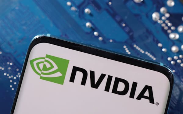 年始からの米国株指数の上げをけん引したのは、ChatGPTなどのAIブームで脚光を浴びたエヌビディアなどごく一部の銘柄だった(写真:ロイター/アフロ)