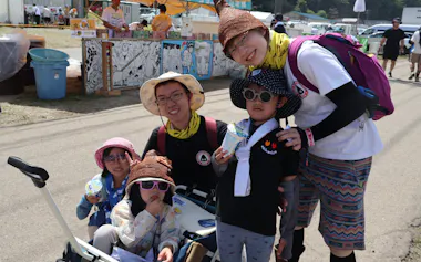 フジロックは子連れ家族の参加も目立つ(24日、新潟県湯沢町)