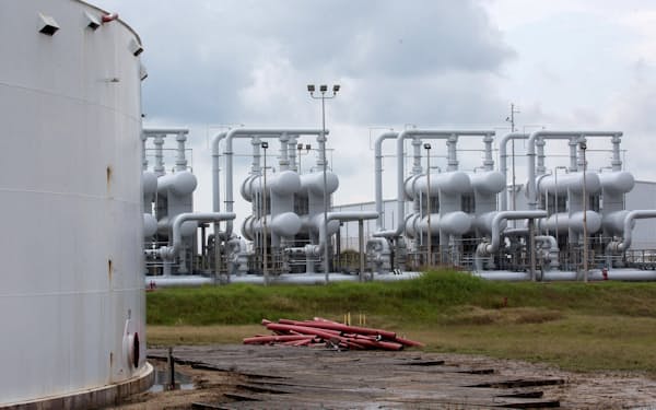 パイプラインの新設には規制の壁や訴訟リスクが立ちはだかるため、既存のパイプラインは魅力的な買収の標的になる=ロイター