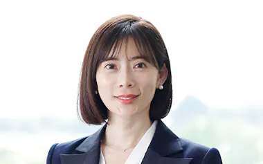 馬渕磨理子さん 日本金融経済研究所 代表理事、経済アナリスト。京都大学公共政策大学院 修士課程を修了。トレーダーとして法人の資産運用を担った後、金融メディアでシニアアナリストを務める。現在は日本金融経済研究所代表理事の他、横浜フィナンシャル・グループやイー・ギャランティのAftermarket取締役を務め、メディア出演・著書も多数