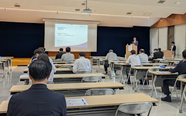 事業承継セミナーではSBI新生銀行が支援したM&A事例が紹介された(29日、仙台市)