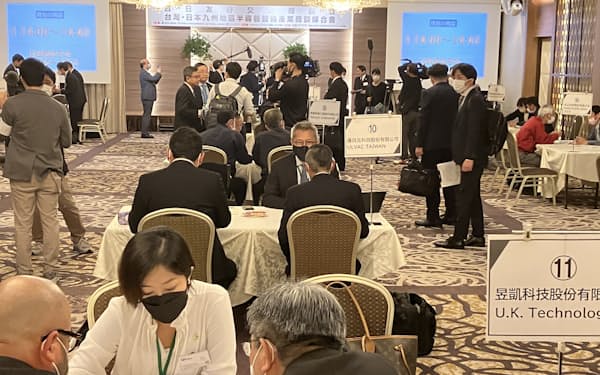 熊本県工業連合会などによる商談会では成果も出始めた（４月、熊本市）