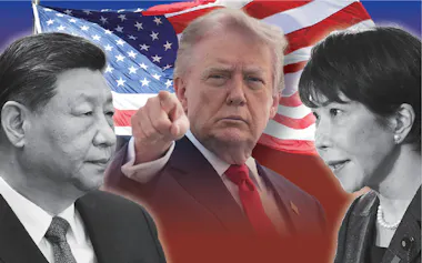 中国の習近平国家主席㊧と高市早苗首相、背景はトランプ米大統領=NIKKEI montage/AP