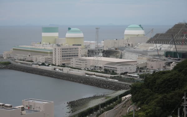 四国電力の伊方原子力発電所（愛媛県伊方町）