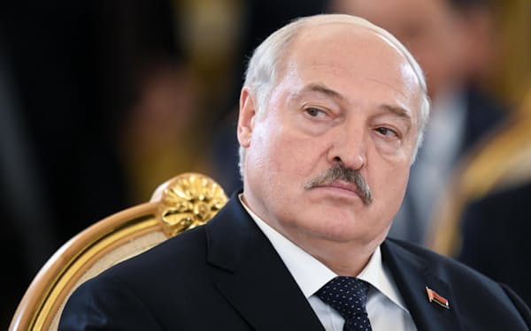 モスクワで会合に出席するベラルーシのルカシェンコ大統領（25日）=タス共同