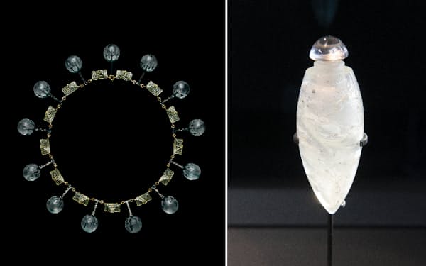 (写真左)エナメル、ガラス、ゴールドのネックレス。1903年頃。この頃からガラスによる表現が増えた(個人蔵、協力:アルビオンアート・ジュエリー・インスティテュート)
                                                        (同右)初作品である魚のモチーフの香水瓶をラリックはとても大切にしていたという。1893〜1905年頃(ヴィンゲン=シュル=モデールのラリック美術館にて)
                                                        