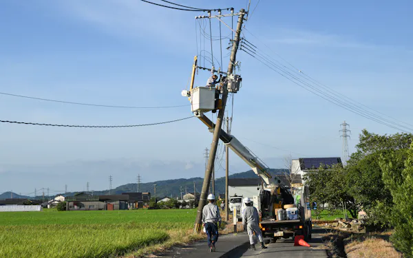 熊本県氷川町で行われた電力の復旧作業(7月31日)