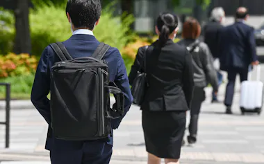 学生の3割が就活中のセクハラを経験している