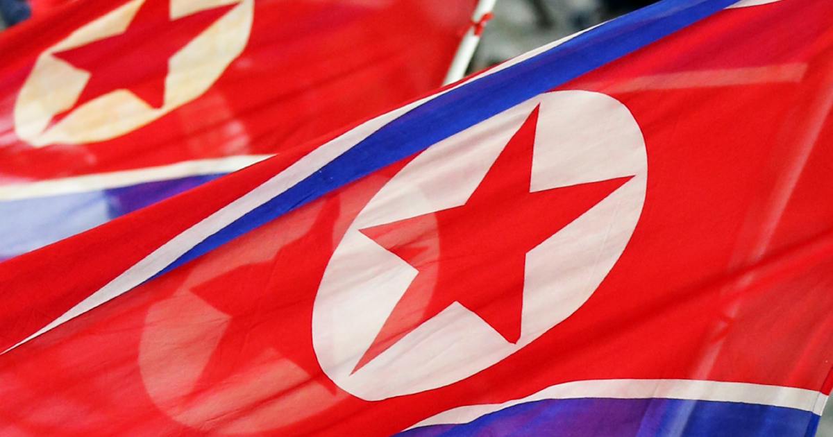 北朝鮮が相次ぎ弾道ミサイル発射 日本のEEZ外に落下か - 日本経済新聞