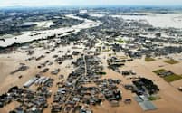 災害の激甚化で水災の被害が増えている（2015年、茨城県常総市）