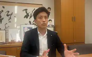 こばやし・ふみあき 上智大卒。NTTドコモを経て2012年初当選。デジタル副大臣や自民党の情報通信戦略調査会副会長を務めてきた。衆院広島6区。43歳 こばやし・ふみあき 上智大卒。NTTドコモを経て2012年初当選。デジタル副大臣や自民党の情報通信戦略調査会副会長を務めてきた。衆院広島6区。43歳