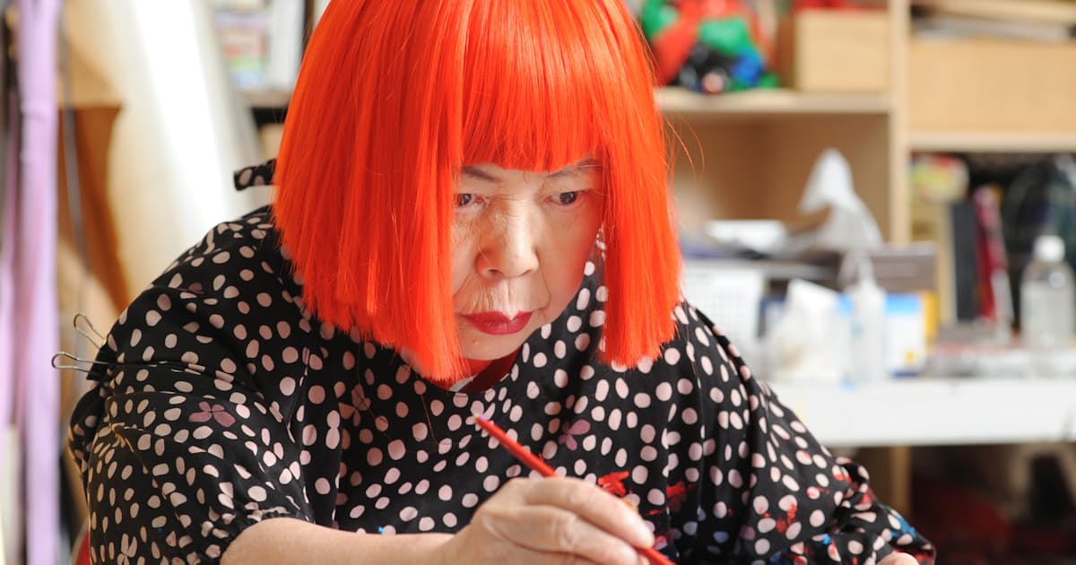 草間彌生さん死去 不屈の精神、入院先から通い続けたアトリエ - 日本経済新聞