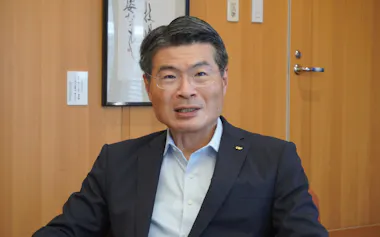 平田知事は「人口が減っていく中でも経済のパイを大きくしていく」と話す(8月28日、長崎県庁)