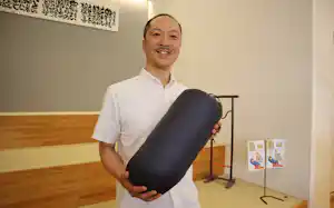 「防災用寝袋を通じ『自助』の意識を広めたい」と語る乙丸寝具の乙丸社長 「防災用寝袋を通じ『自助』の意識を広めたい」と語る乙丸寝具の乙丸社長
