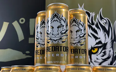 アサヒ飲料が発売するエナジードリンク「プレデターエナジー」(3日、東京都港区)