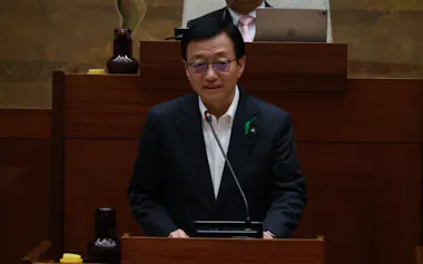 市議会で次期市長選不出馬を表明した大西市長(4日、高松市)
