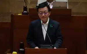 市議会で次期市長選不出馬を表明した大西市長(4日、高松市) 市議会で次期市長選不出馬を表明した大西市長(4日、高松市)