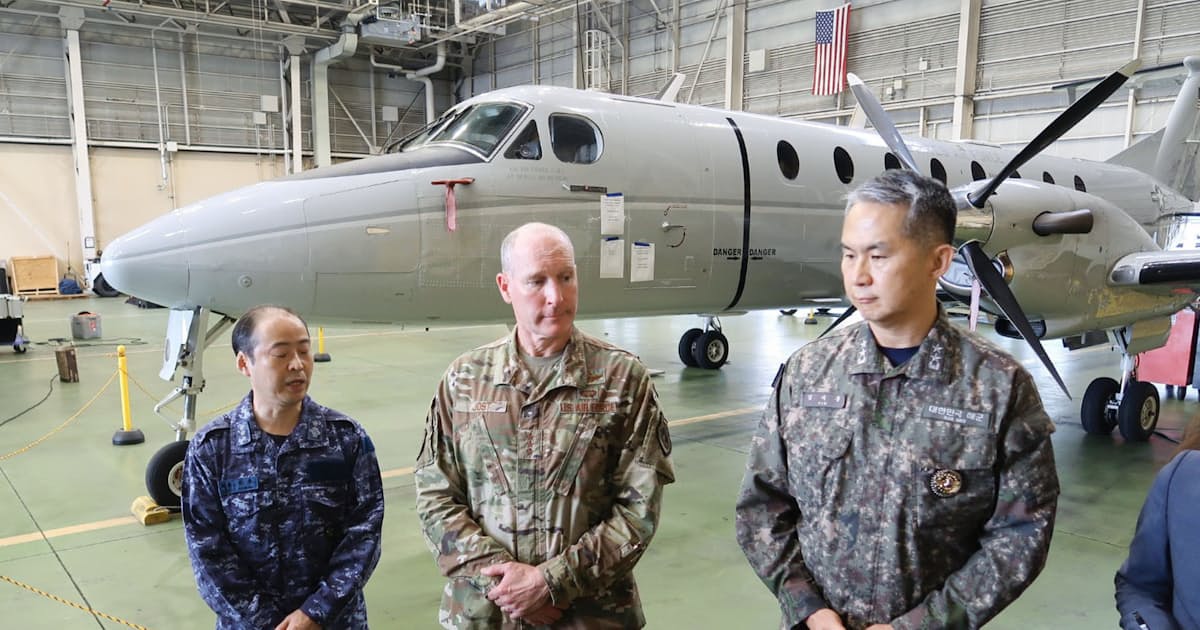 日米韓が東シナ海で共同訓練 サイバー空間も対象、北朝鮮は反発 - 日本経済新聞
