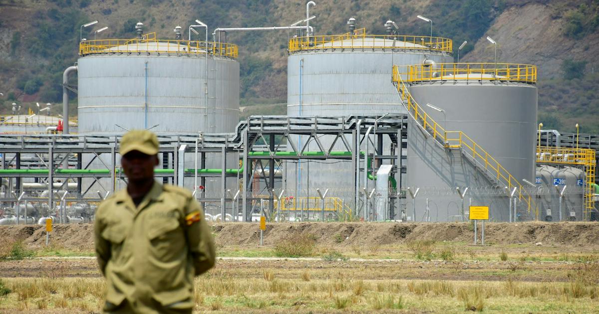 中国、原油輸入拡大に転換 現物価格4カ月ぶり水準に押し上げ - 日本経済新聞