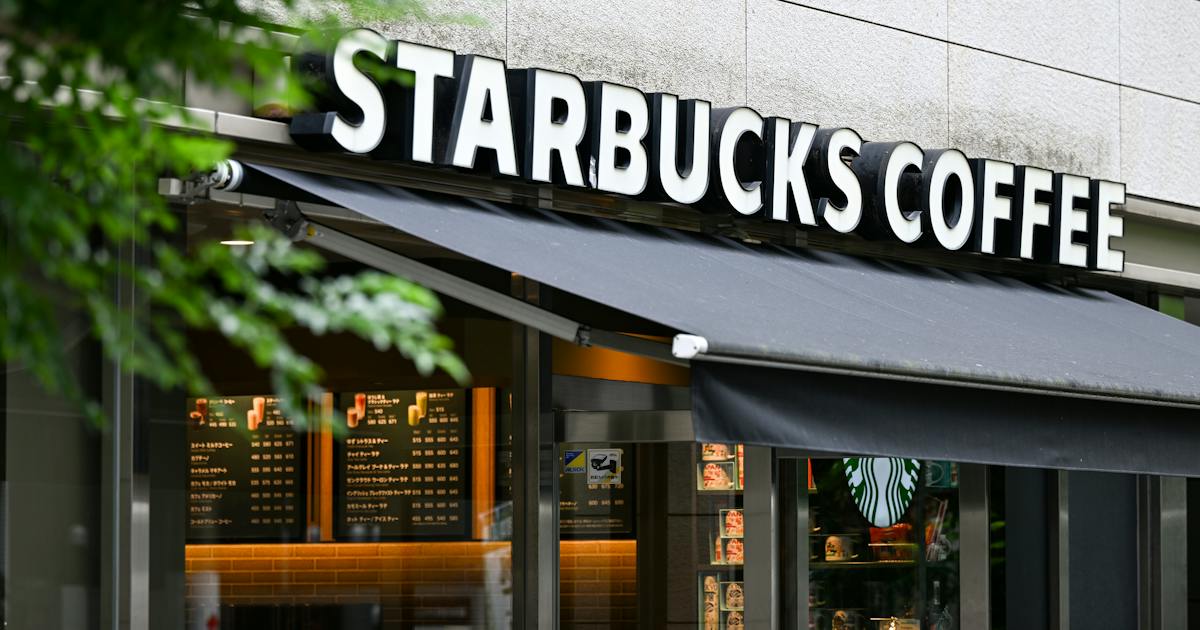 スタバが10月にドリンク・フード値上げ、コスト上昇分を価格転嫁