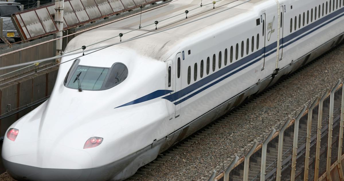 東海道新幹線は初の1日500本超 JR各社、秋の観光・ビジネス需要好調 - 日本経済新聞