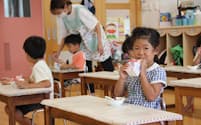 宮崎県都城市は23年度から全ての子どもの保育料を無償化した