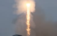 ロシア極東アムール州で、月探査機ルナ25号を載せて打ち上げられるソユーズ=11日(タス=共同)