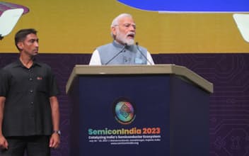 半導体振興イベント「セミコンインディア」で演説するインドのモディ首相（７月、西部グジャラート州）