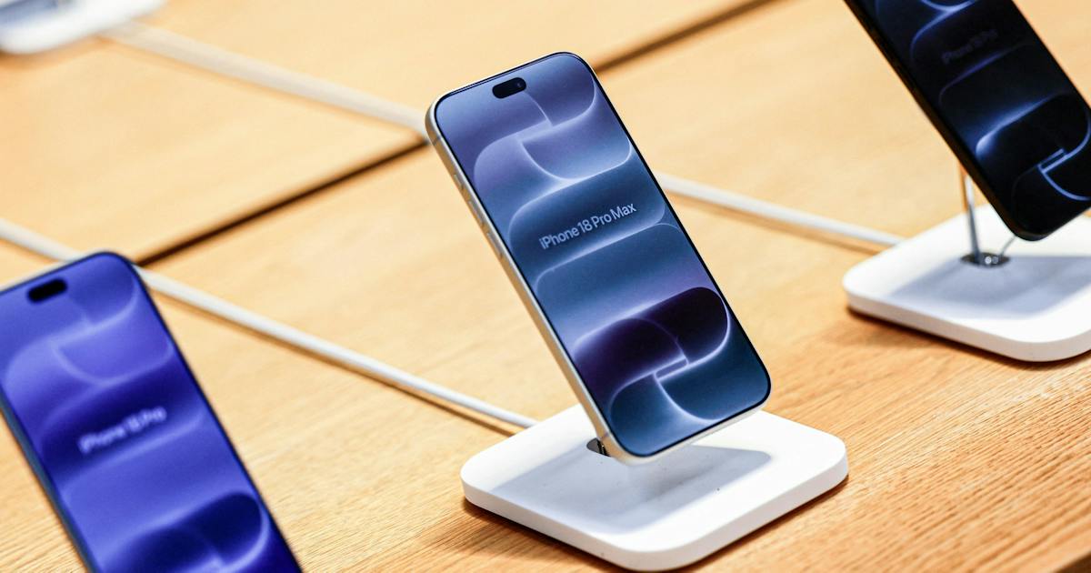 世界スマホ出荷が過去最大22%減 7〜9月、部品高騰で端末価格上昇 - 日本経済新聞