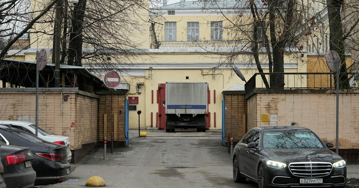 ロシア拘束の道新記者、16日の領事面会できず 来週以降に持ち越しか - 日本経済新聞