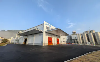 アシードHDが東広島市で建設中の新工場=同社提供