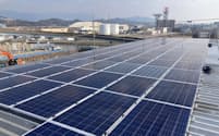 大成建設は福岡空港内の工事現場の仮設事務所の屋根に中古の太陽光パネルを設置した