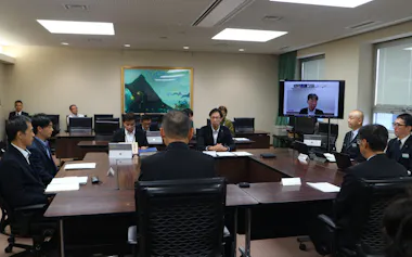 JR米坂線復旧検討会議の実務者によるワーキンググループ(22日、新潟県庁)