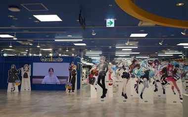 「アニメイトラシック福岡天神」は国内外のアニメファンを呼び込む(23日、福岡市)