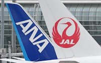国際線ではANAは「NH」、日本航空（JAL）は「JL」と表記される