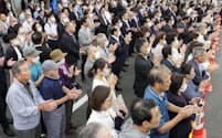 参院徳島・高知選挙区の補欠選挙が告示され、候補者の出陣式に集まった人たち＝5日午前、徳島市（画像の一部を加工しています）