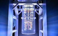 富士通と理研が開発した国産第2号となる量子ゲート型超伝導量子コンピューター（5日午前、埼玉県和光市）