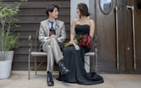 ９月に挙式した矢川さんは黒のドレスを選んだ花嫁の１人