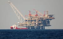 イスラエル沖の天然ガスの生産設備＝ロイター