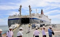 静岡県のRORO船見学会には多数の物流業者が視察に訪れた(清水港)