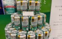 イオンのビール系飲料のPB「バーリアル」の発泡酒は累計販売本数が1億本を突破した（千葉市で開催の商品発表会）
