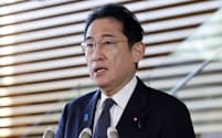 岸田首相は22日の衆参補選を前に減税の検討を指示した（20日、首相官邸）