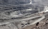 中国の内モンゴル自治区にあるレアアース鉱山＝ロイター