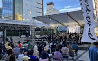 浜松駅北口の広場でもジャズが演奏された（22日）