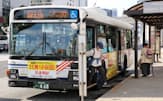 長崎バスは市民にとって不可欠な足となっている（長崎市）