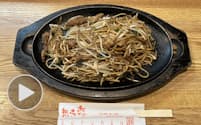 想夫恋の「焼そば」の材料は麺、豚肉、モヤシ、ネギとシンプル（大分県日田市）