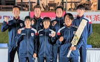 五輪競技への復帰が決まったことを喜ぶ日本代表選手たち。木村（後列左端）は「『喜ばしい』で終わるのは違う」と今後の発展に思いをはせる